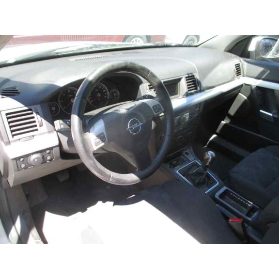 opel vectra c berlina del año 2005