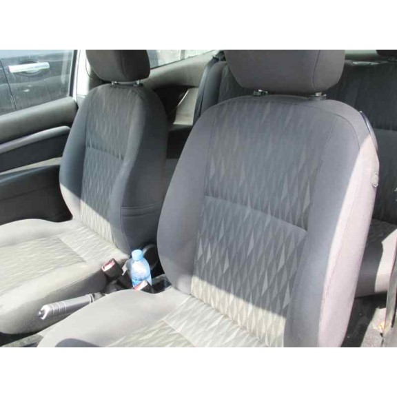 ford focus berlina (cak) del año 2003