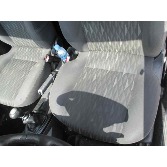 ford focus berlina (cak) del año 2003