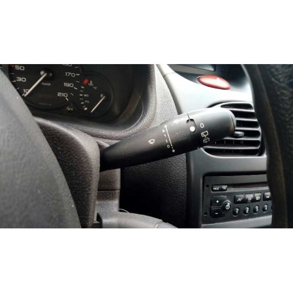 peugeot 206 berlina del año 2002