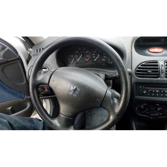 peugeot 206 berlina del año 2002