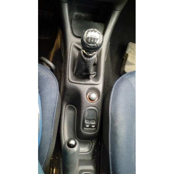 peugeot 206 berlina del año 2002