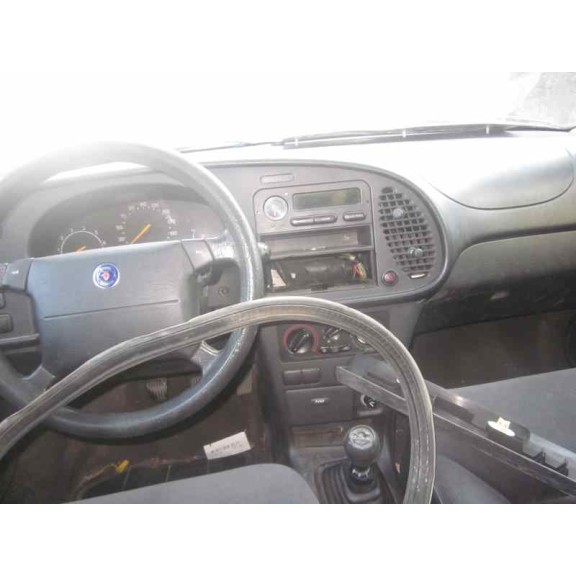 saab 900 berlina del año 1994