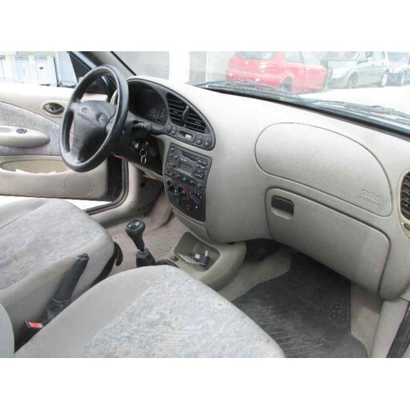 ford fiesta berlina del año 1997