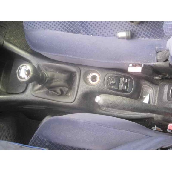 peugeot 206 berlina del año 2004