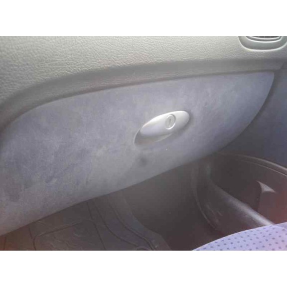 peugeot 206 berlina del año 2004