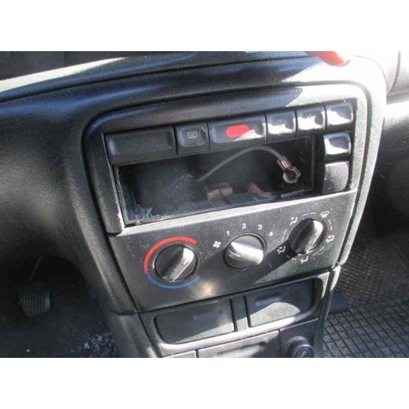 opel vectra b berlina del año 1998