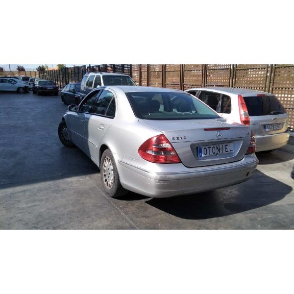 mercedes-benz clase e (w211) berlina del año 2003