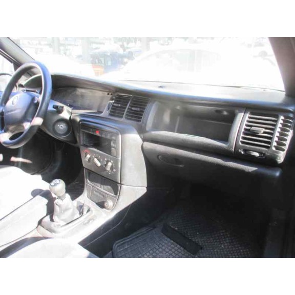 opel vectra b berlina del año 1998