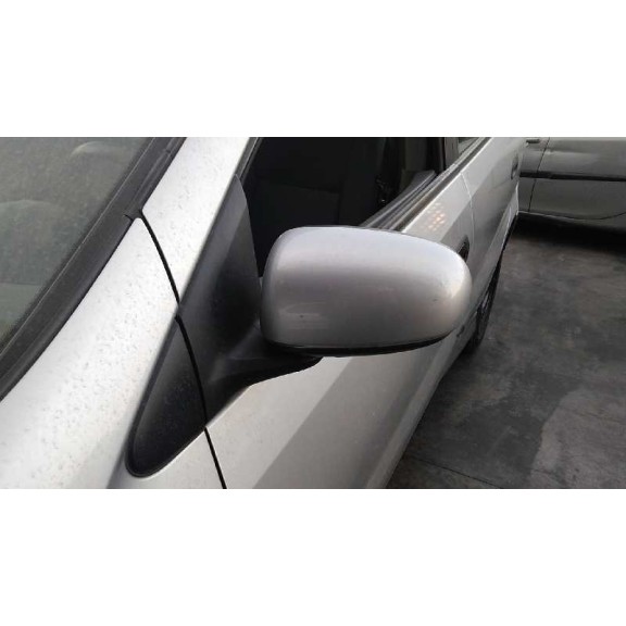 nissan almera tino (v10m) del año 2005