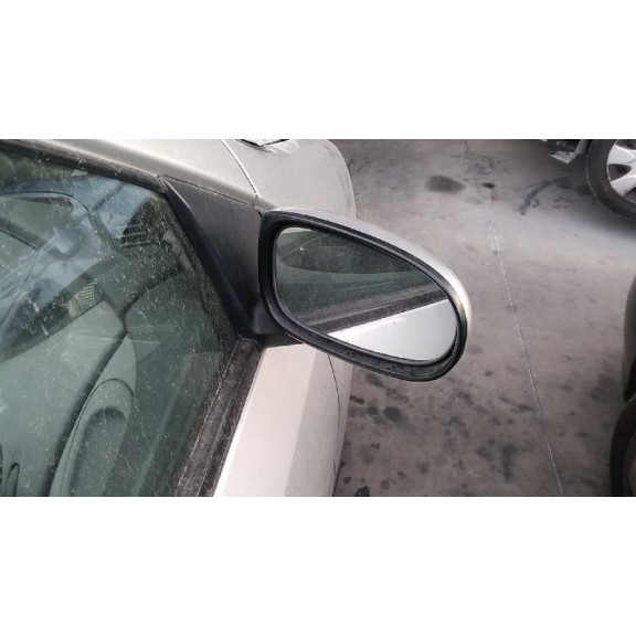 nissan almera tino (v10m) del año 2005