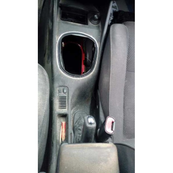 alfa romeo 147 (190) del año 2001