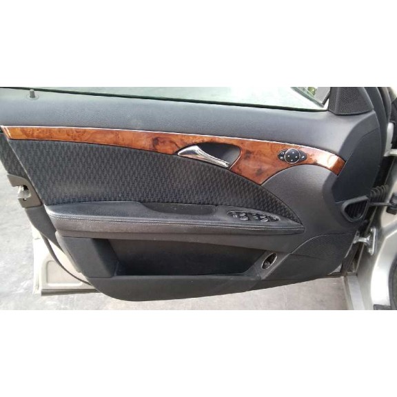 mercedes-benz clase e (w211) berlina del año 2003