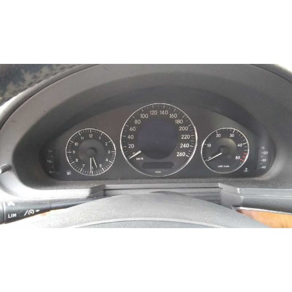 mercedes-benz clase e (w211) berlina del año 2003