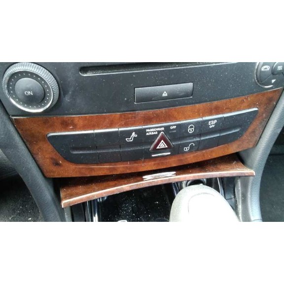 mercedes-benz clase e (w211) berlina del año 2003