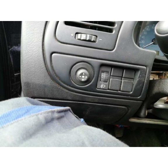 citroën xsara berlina del año 2003