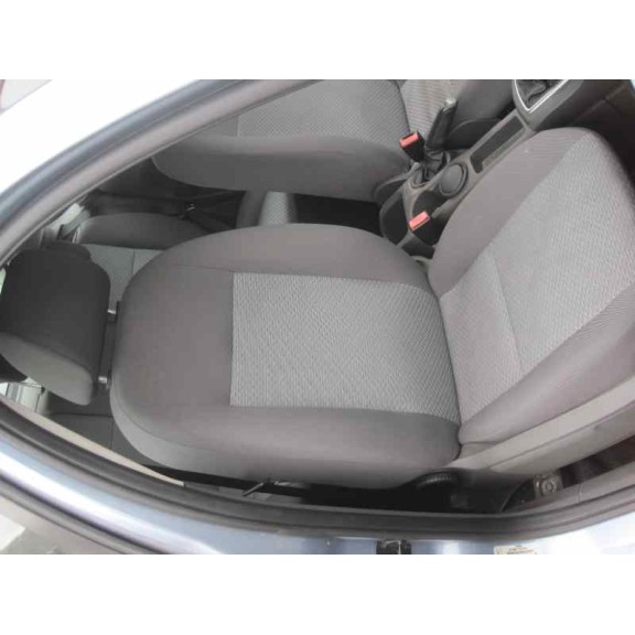 ford focus berlina (cap) del año 2005