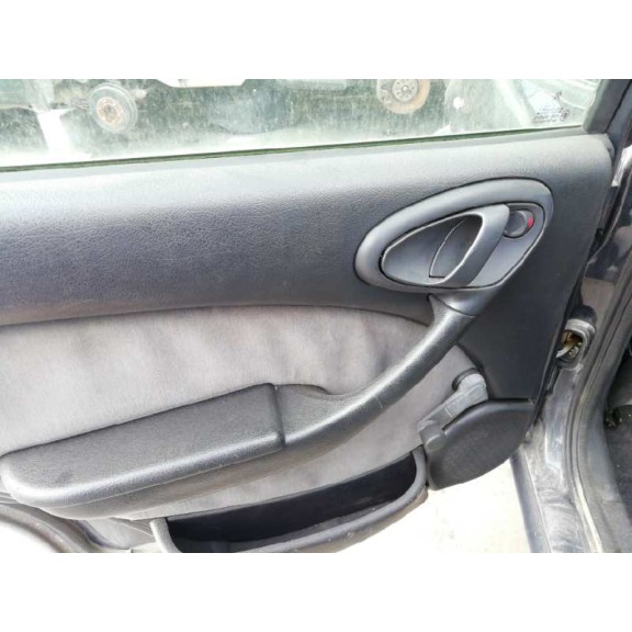 citroën xsara berlina del año 2003