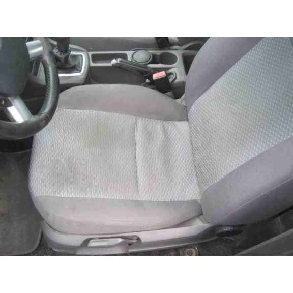 ford focus berlina (cap) del año 2005