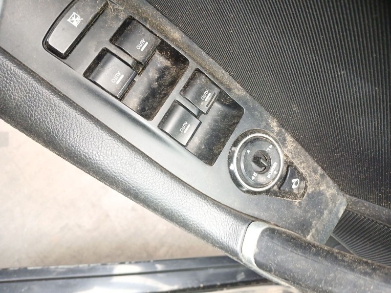 Recambio de mando elevalunas delantero izquierdo para hyundai i40 i (vf) 1.7 crdi referencia OEM IAM 835703Z0004x  