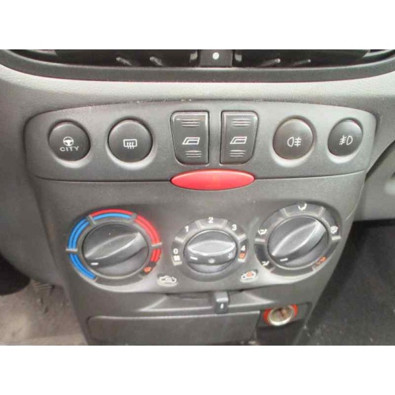 fiat punto berlina (188) del año 2000