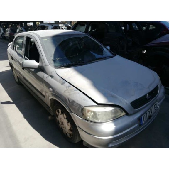 opel astra g berlina del año 2002