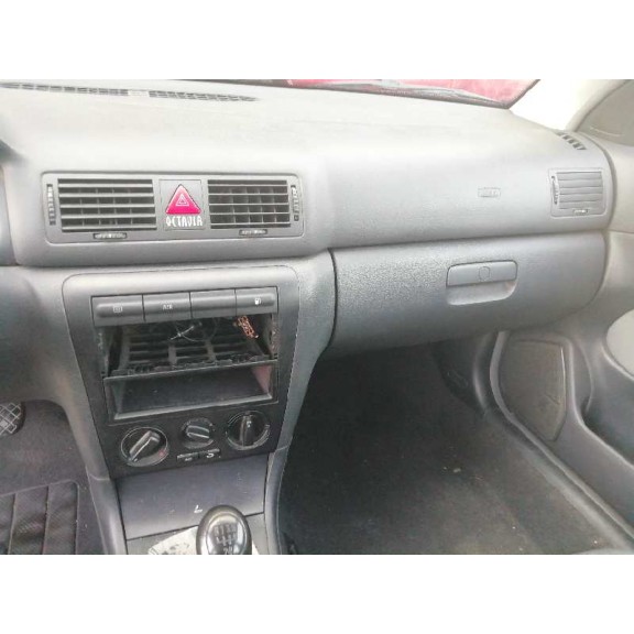 skoda octavia berlina (1u2) del año 2003