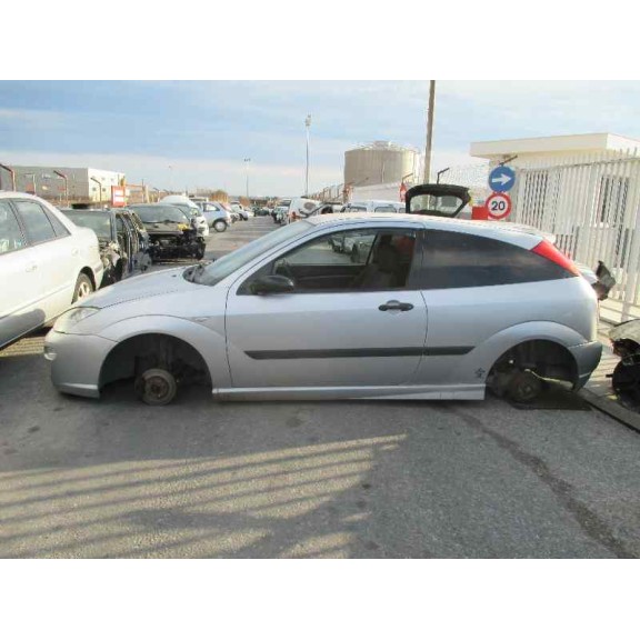 ford focus berlina (cak) del año 2000