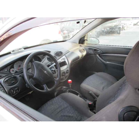 ford focus berlina (cak) del año 2000