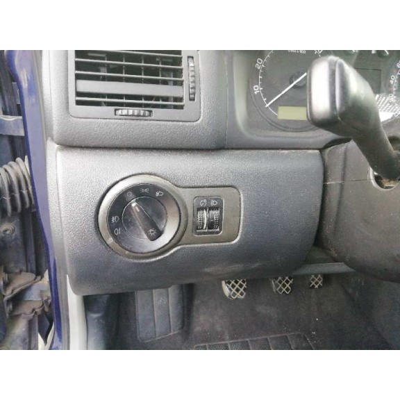 skoda octavia berlina (1u2) del año 2003