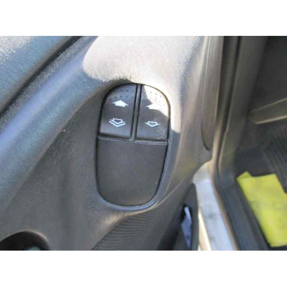 ford focus berlina (cak) del año 2000