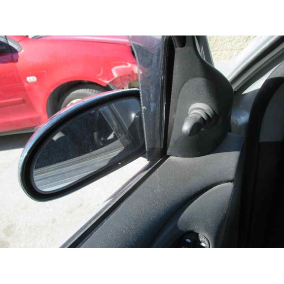 ford focus berlina (cak) del año 2000