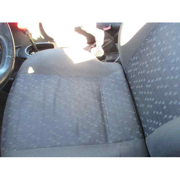 ford focus berlina (cak) del año 2000