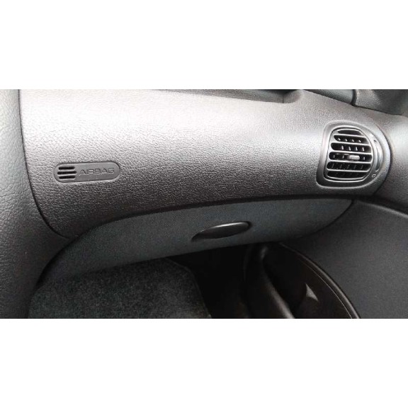 peugeot 206 berlina del año 2003