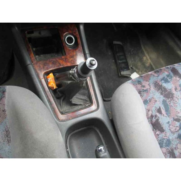 nissan primera berlina (p11) del año 1999