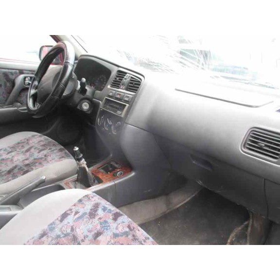 nissan primera berlina (p11) del año 1999