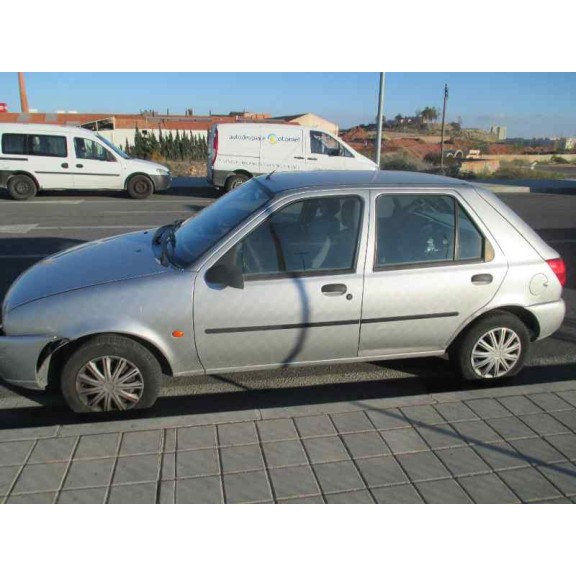 ford fiesta berlina del año 1997