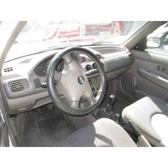 nissan micra (k11) del año 2001