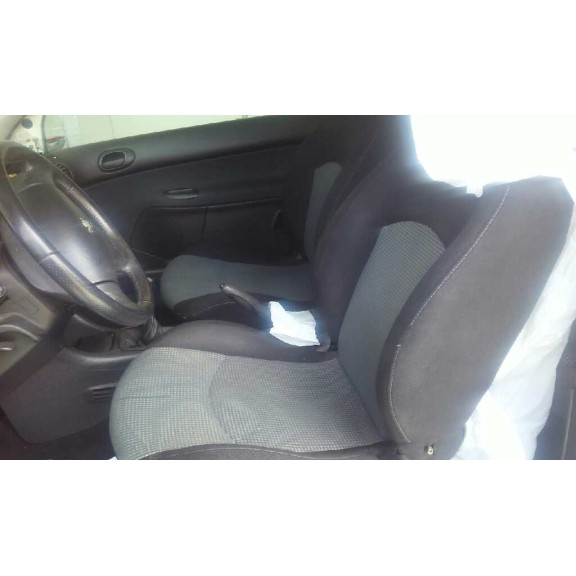 peugeot 206 berlina del año 2003