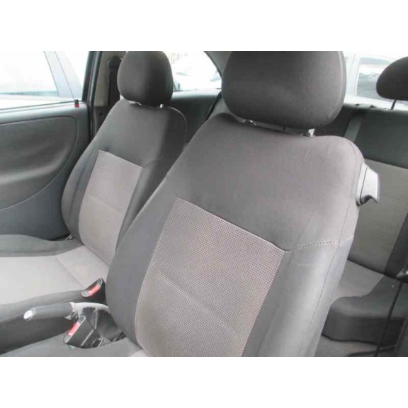 opel corsa c del año 2004