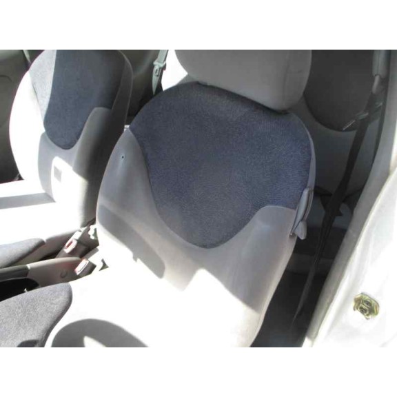 nissan micra (k11) del año 2001