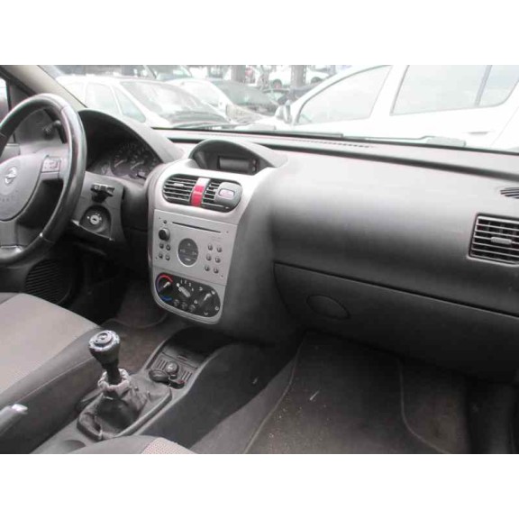 opel corsa c del año 2004