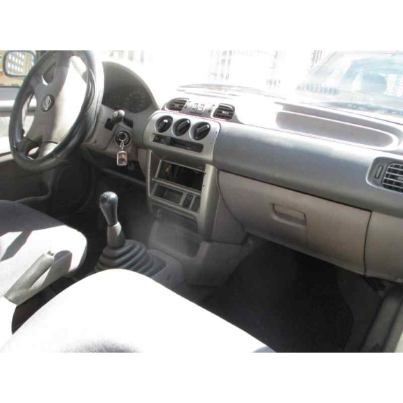 nissan micra (k11) del año 2001
