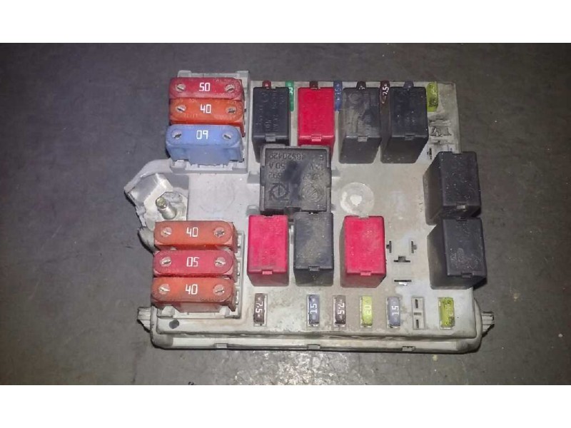 Recambio de caja reles / fusibles para alfa romeo 147 (190) 1.9 jtd 120 selective referencia OEM IAM 51742420  