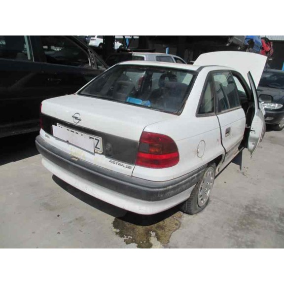 opel astra f berlina del año 1995
