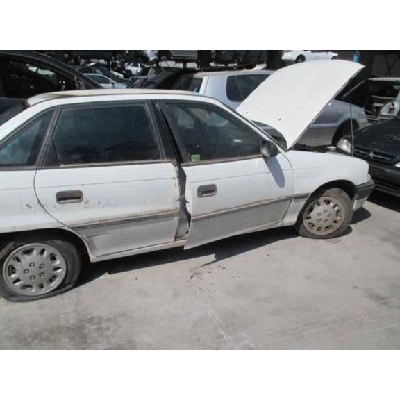 opel astra f berlina del año 1995