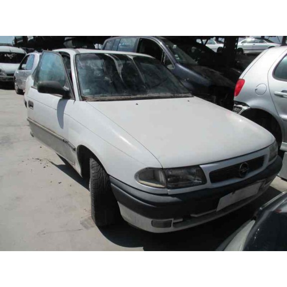 opel astra f berlina del año 1995