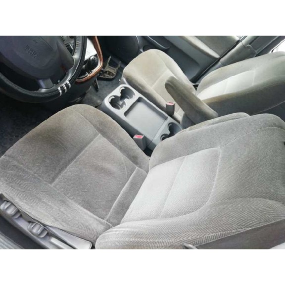 kia carnival ii del año 2002