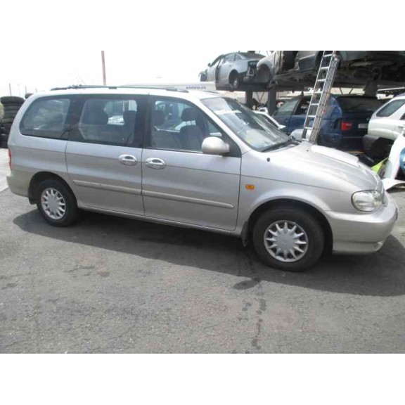 kia carnival del año 2001