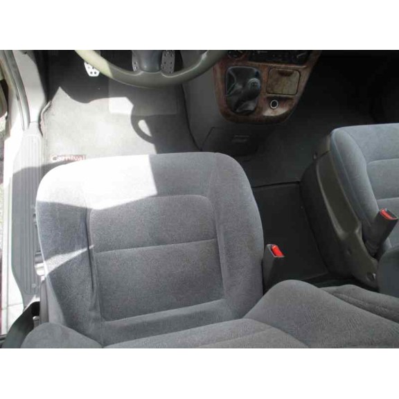 kia carnival del año 2001